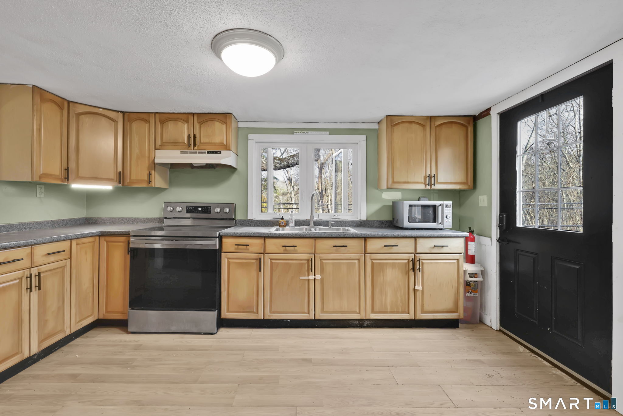 4 Whalehead Road Ledyard, CT 06335 - Photo 4 of 31