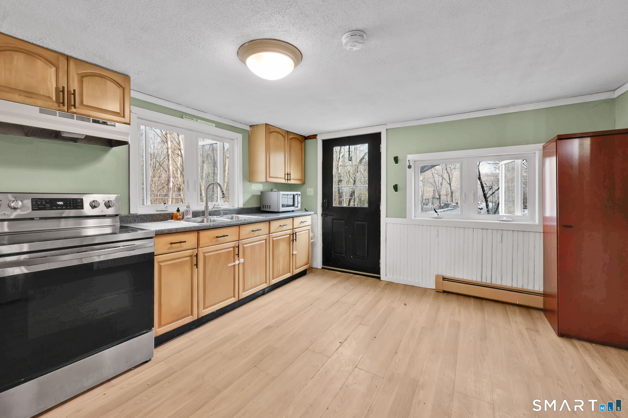 4 Whalehead Road Ledyard, CT 06335 - Photo 5 of 31