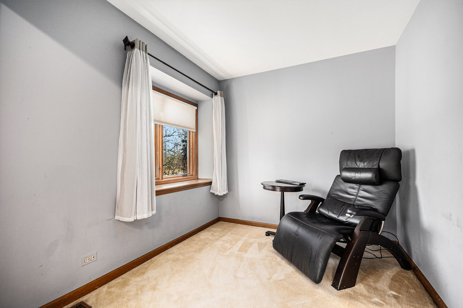 3942 Broadmoor Circle Naperville, IL 60564 - Photo 16 of 25 a room with furniture and windows