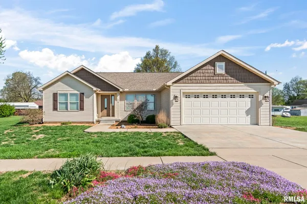 $265,000 | 210 Cedar Street, Kincaid, IL 62540