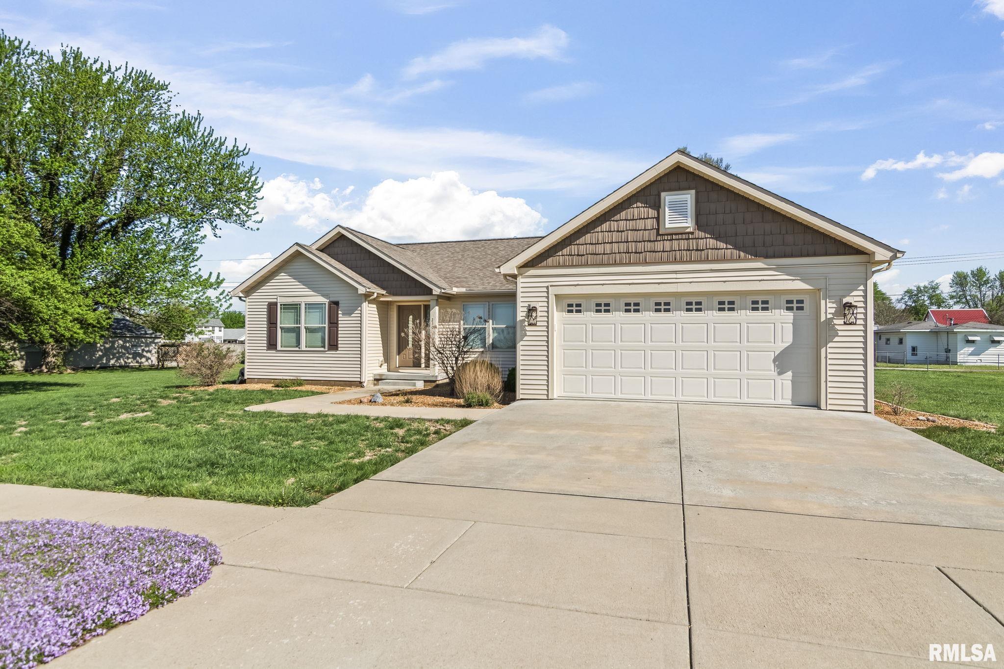 210 Cedar Street Kincaid, IL 62540 - Photo 2 of 29