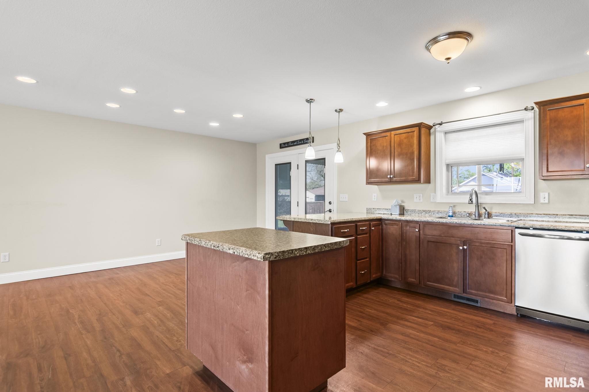 210 Cedar Street Kincaid, IL 62540 - Photo 8 of 29