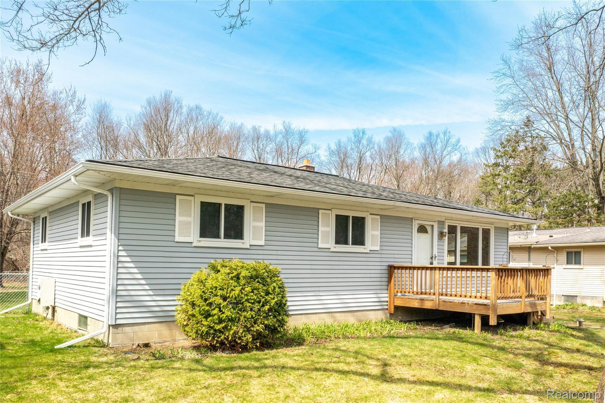 2334 Cole Road Lake Orion, MI 48362 - Photo 30 of 37 2334 Cole Rd-26.JPG