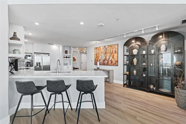 $1,129,000 | 1771 Ringling Boulevard, Unit 707, Sarasota, FL 34236