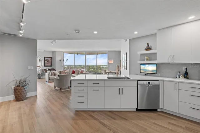 $1,129,000 | 1771 Ringling Boulevard, Unit 707, Sarasota, FL 34236