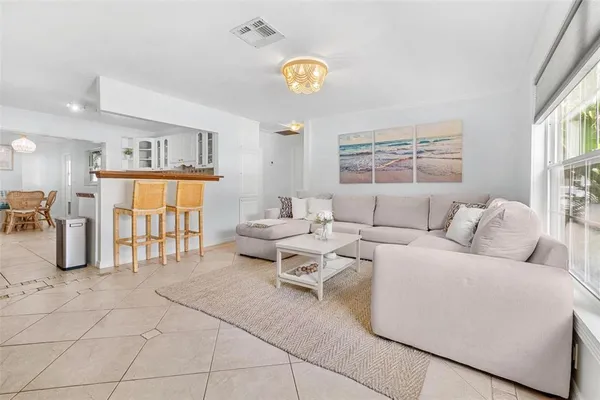 $3,500 | 6841 13th Street North, St. Petersburg, FL 33702