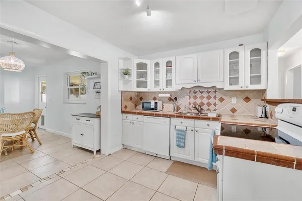 $3,500 | 6841 13th Street North, St. Petersburg, FL 33702