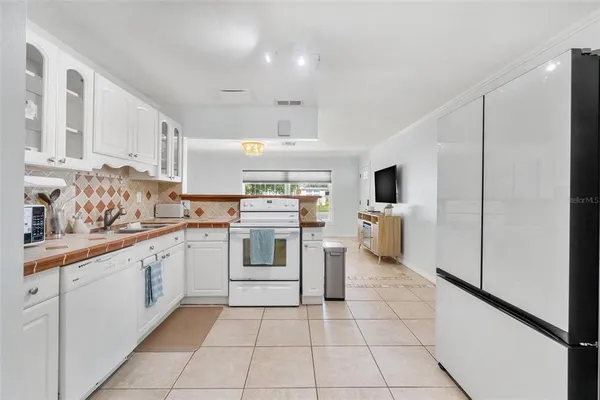 $3,500 | 6841 13th Street North, St. Petersburg, FL 33702