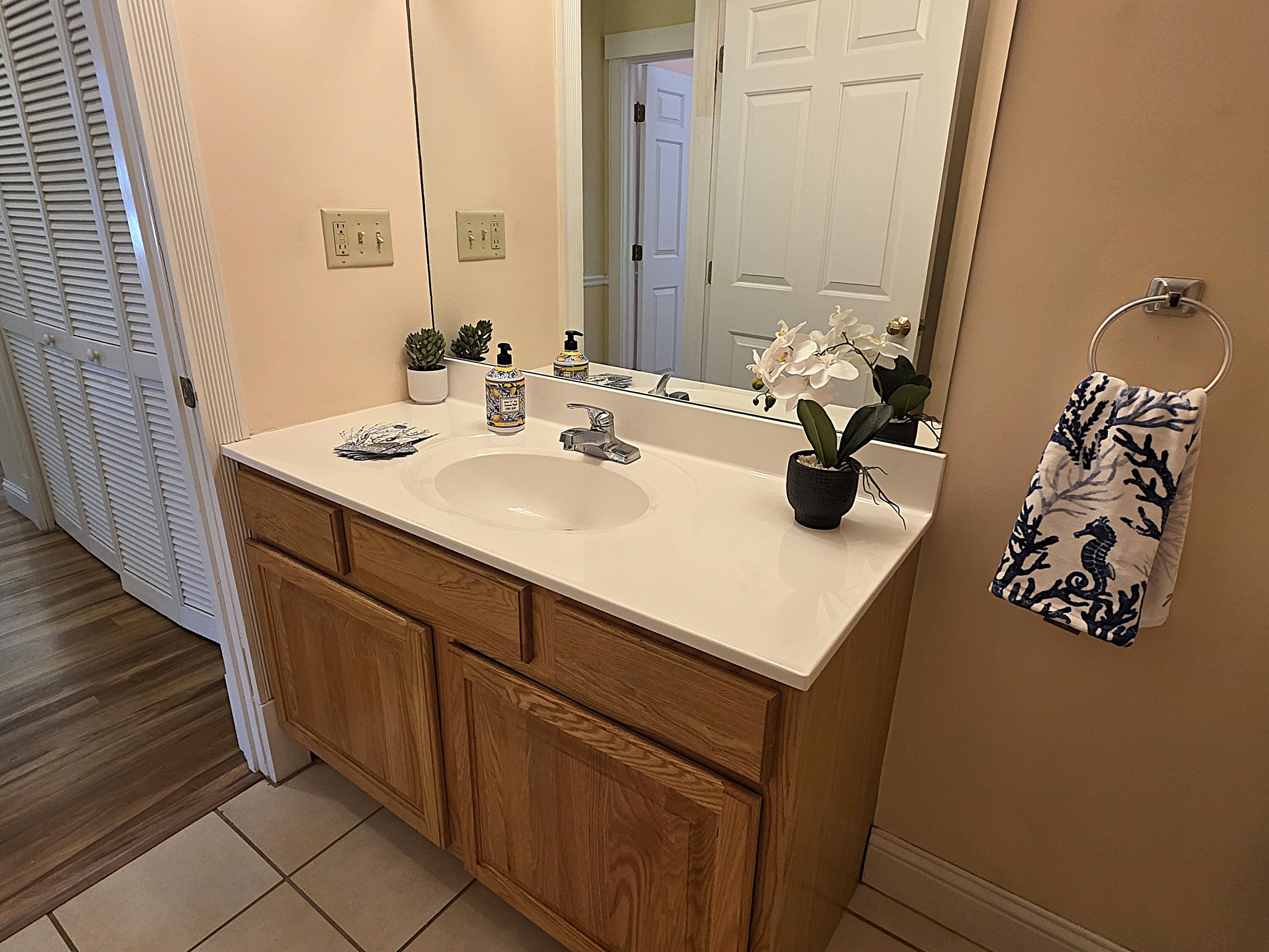 106 Farragut Way, Unit 149 Kennebunk, ME 04043 - Photo 29 of 49 2ND BATH SINK
