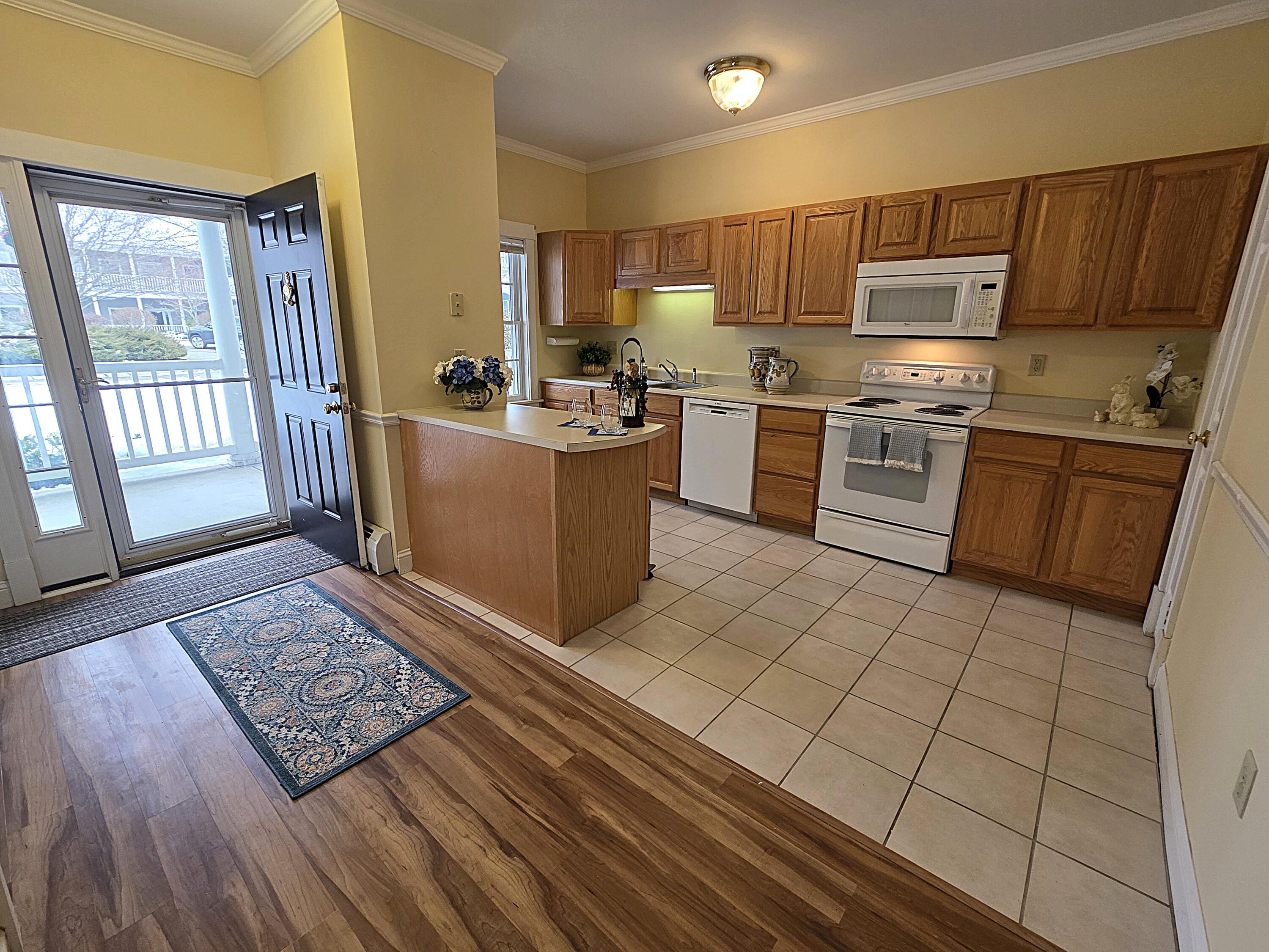 106 Farragut Way, Unit 149 Kennebunk, ME 04043 - Photo 9 of 49 WHOLE KIT W FT DOOR