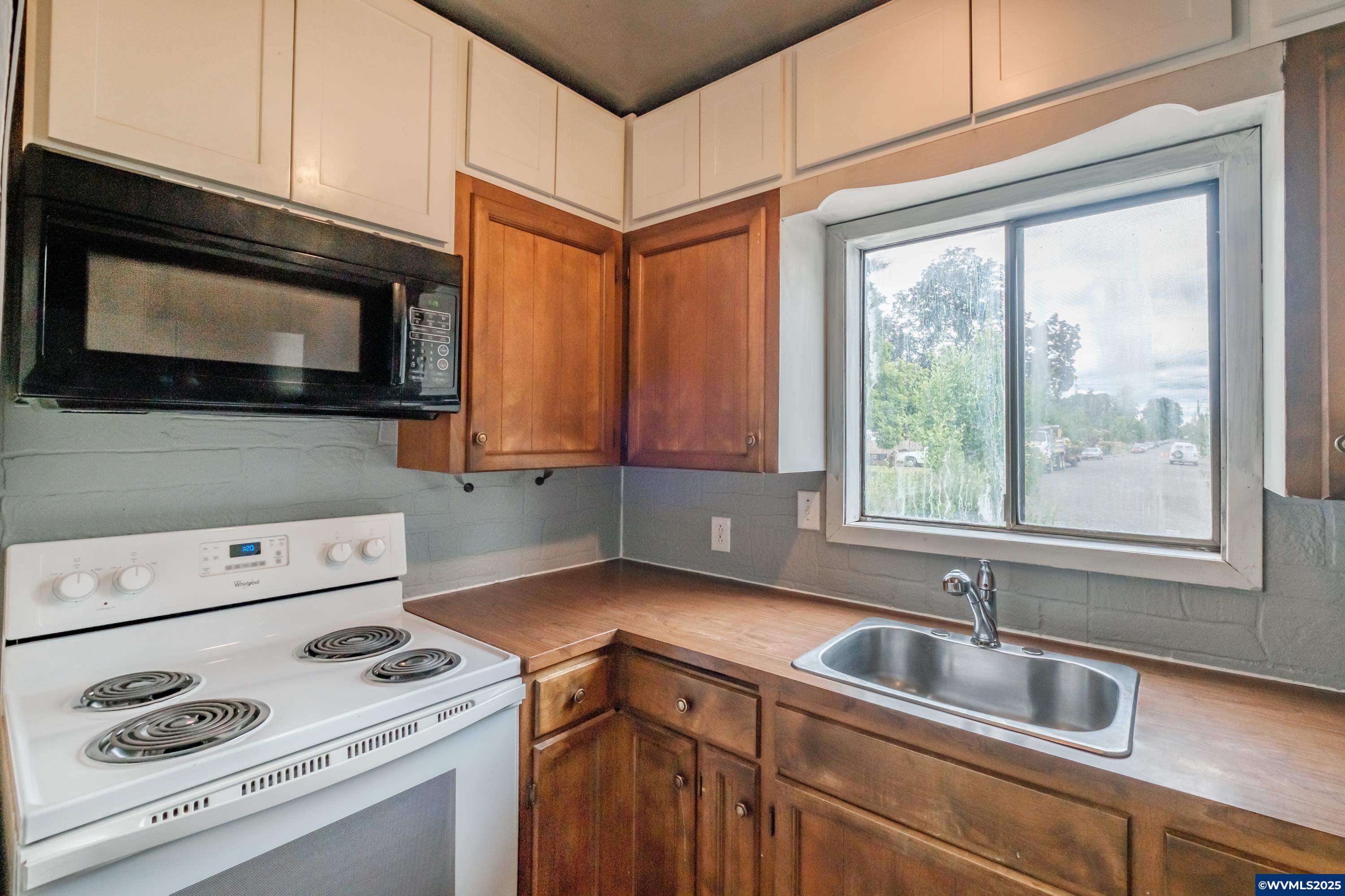 2095 Carleton Way Northeast Salem, OR 97301 - Photo 19 of 49