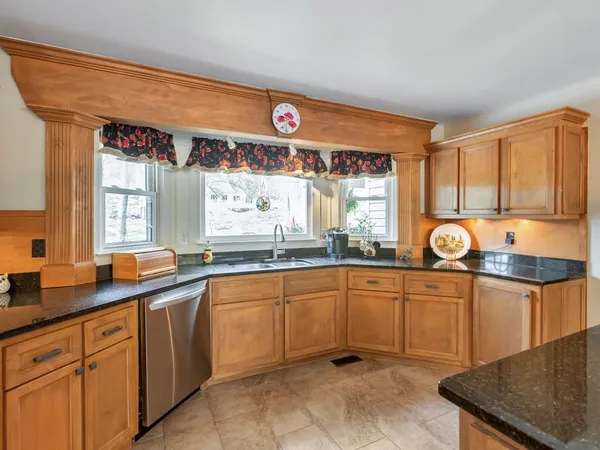 $929,950 | 31 Fawn Lake Trail Northeast, White, GA 30184