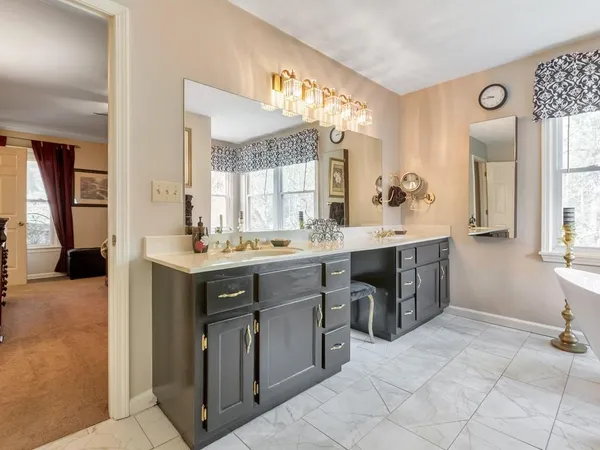 $929,950 | 31 Fawn Lake Trail Northeast, White, GA 30184