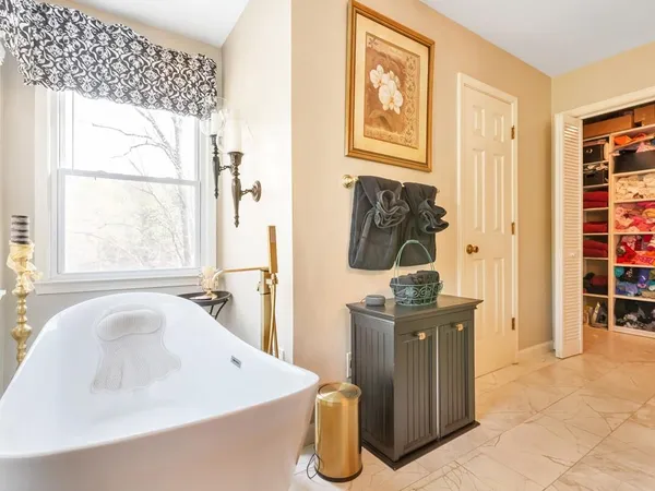 $929,950 | 31 Fawn Lake Trail Northeast, White, GA 30184