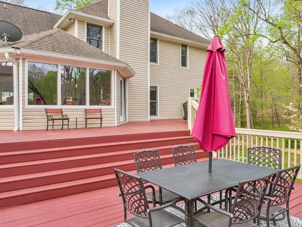 $929,950 | 31 Fawn Lake Trail Northeast, White, GA 30184