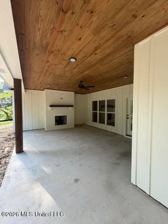 $573,500 | 112 Crosswind Drive, Flora, MS 39071