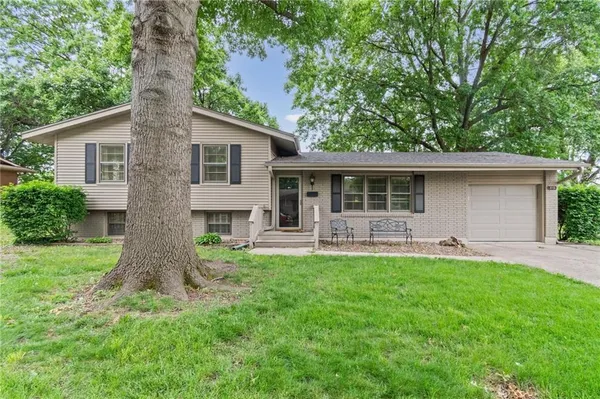 $218,000 | 813 North Chestnut Street, Cameron, MO 64429