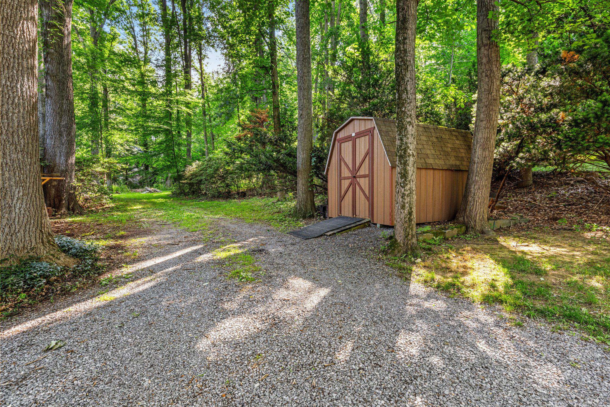 2835 Pinch Road Manheim, PA 17545 - Photo 32 of 33 Storage Shed