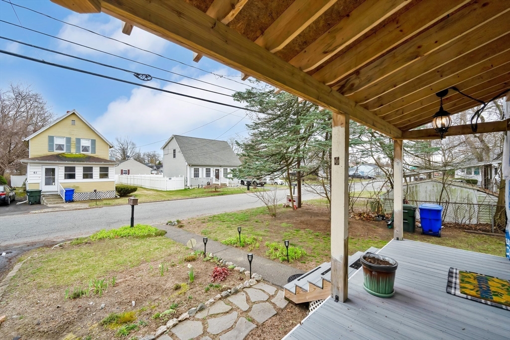 62 Fargo Street Springfield, MA 01119 - Photo 4 of 38
