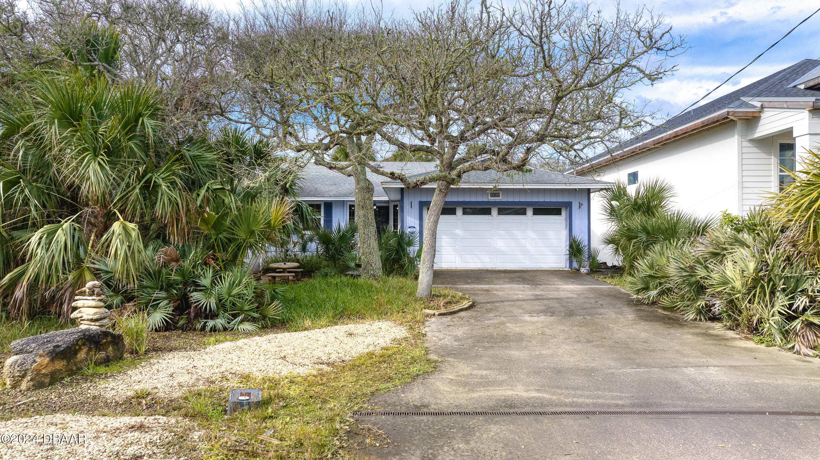 2722 South Daytona Ave  