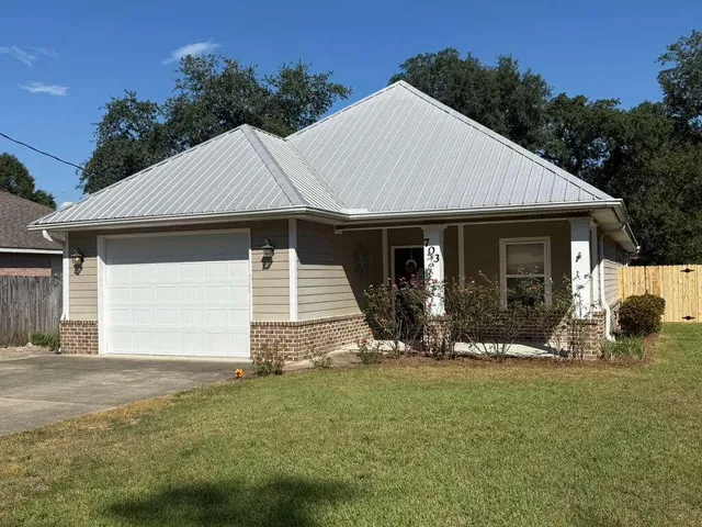 $2,950 | 703 Nutmeg Avenue, Niceville, FL 32578