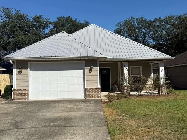 $2,950 | 703 Nutmeg Avenue, Niceville, FL 32578