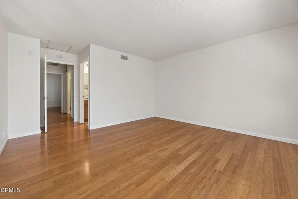 $599,000 | 42063 Village 42, Camarillo, CA 93012