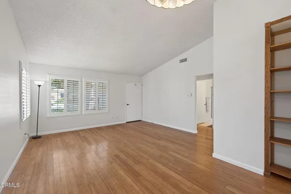 $599,000 | 42063 Village 42, Camarillo, CA 93012