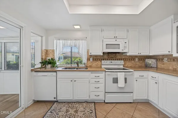 $599,000 | 42063 Village 42, Camarillo, CA 93012