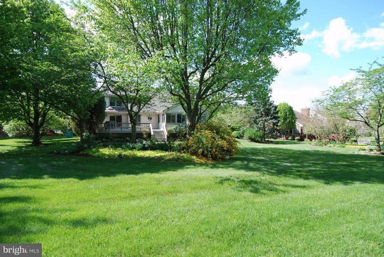 67 Seminary Farm Road Lutherville-Timonium, MD 21093 - Photo 11 of 25 Back yard