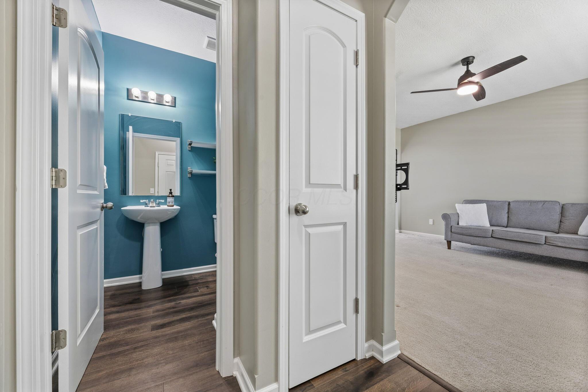 5633 Renner Road Columbus, OH 43228 - Photo 14 of 39 Hallway
