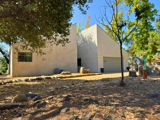 $499,000 | 19296 Oak Grove Circle, Groveland, CA 95321