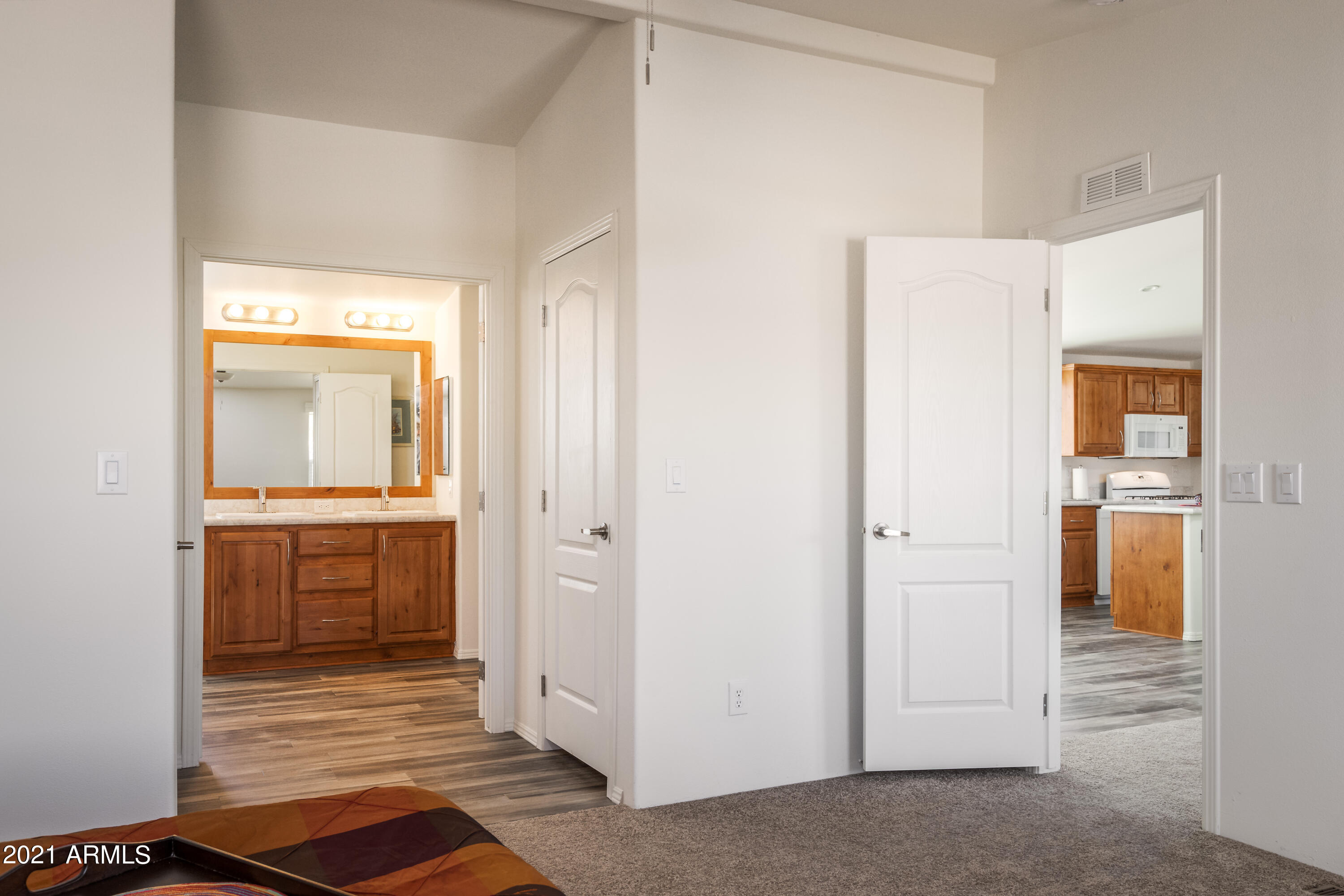 5880 Meander Trail Rimrock, AZ 86335 - Photo 10 of 29 MasterBathroom