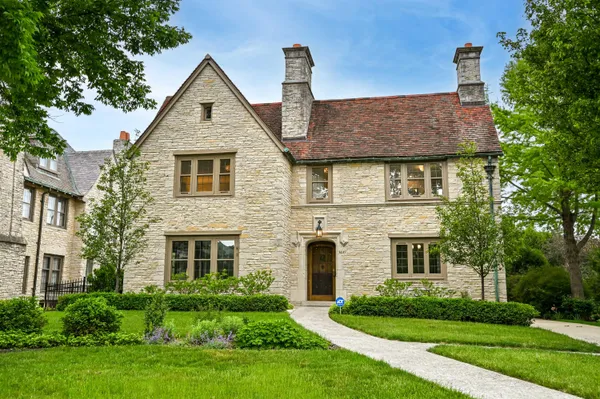 $1,395,000 | 3445 North Lake Drive, Milwaukee, WI 53211