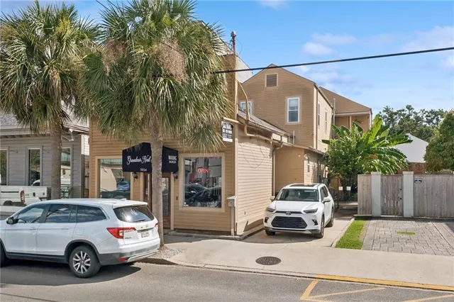 $1,500 | 5014 Prytania Street, Unit B, New Orleans, LA 70115