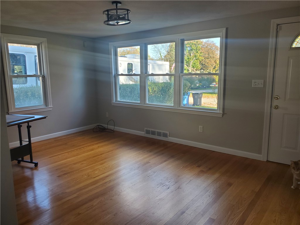 27 Midland Drive Cranston, RI 02920 - Photo 13 of 17