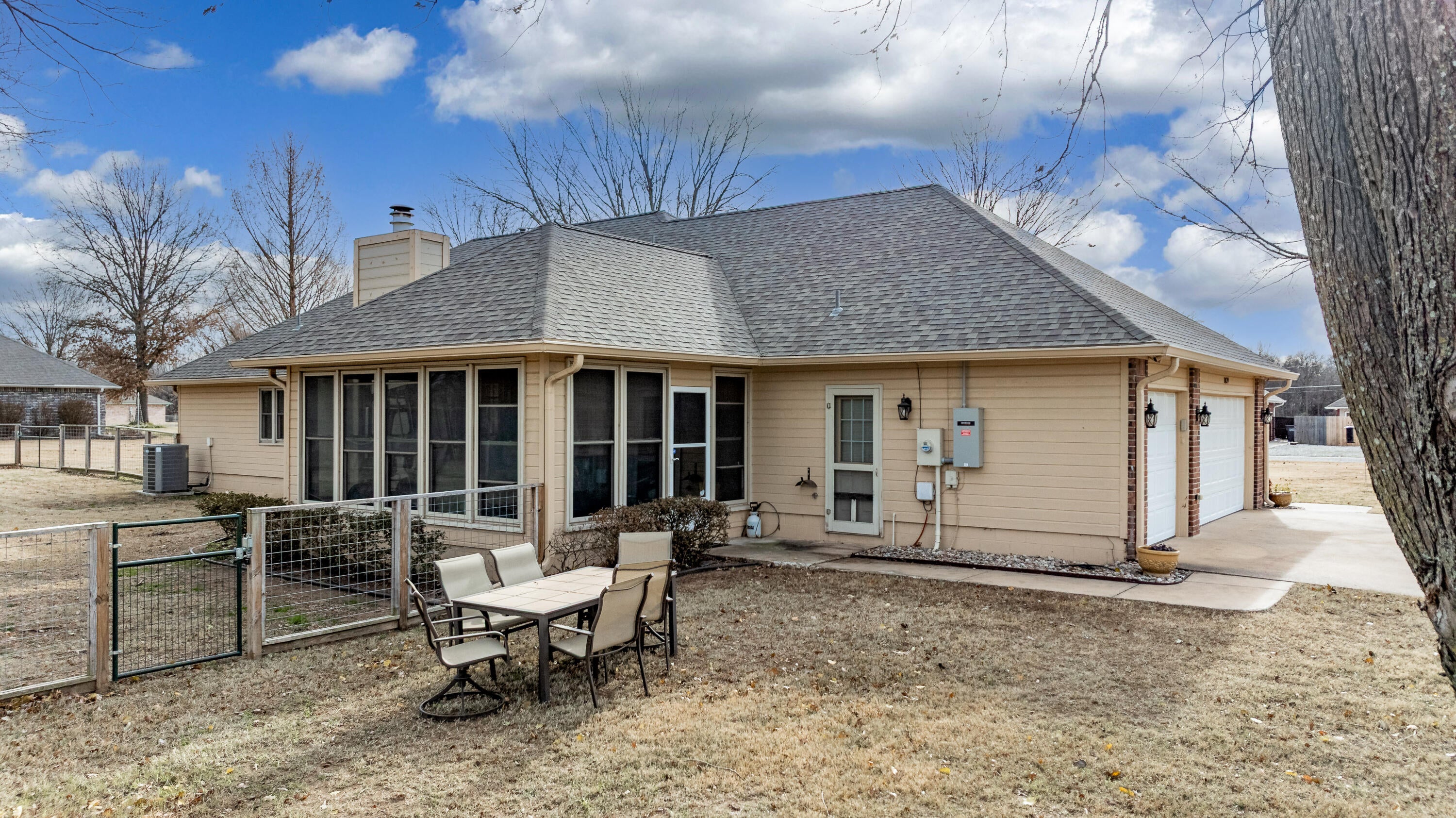 1039 Hillside Road Grove, OK 74344 - Photo 6 of 44 1039 Hillside Road-13