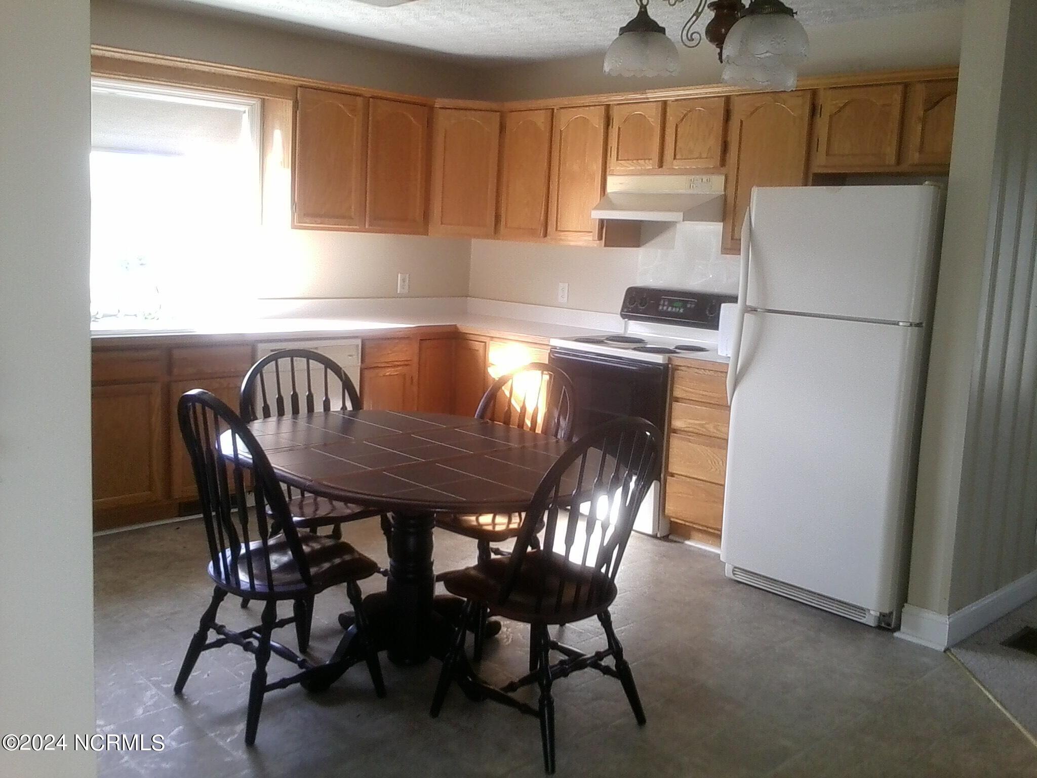 1037 Salter Path Road Atlantic Beach, NC 28512 - Photo 7 of 15 1037 Salter Path Road Kitchen