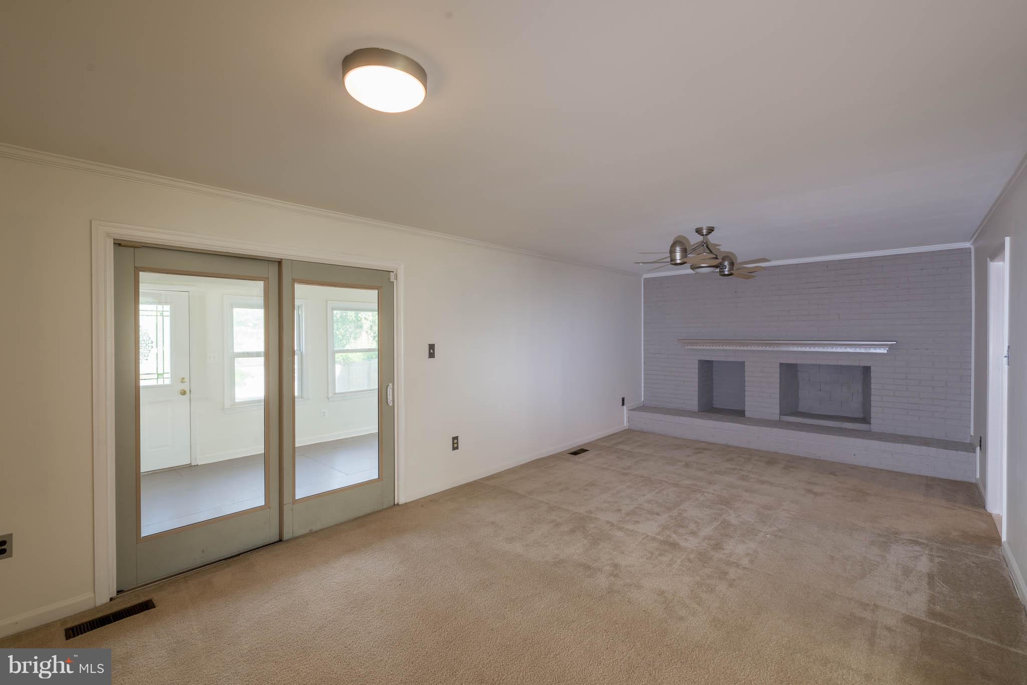 8554 Stonewall Road Manassas, VA 20110 - Photo 9 of 28 Family Room