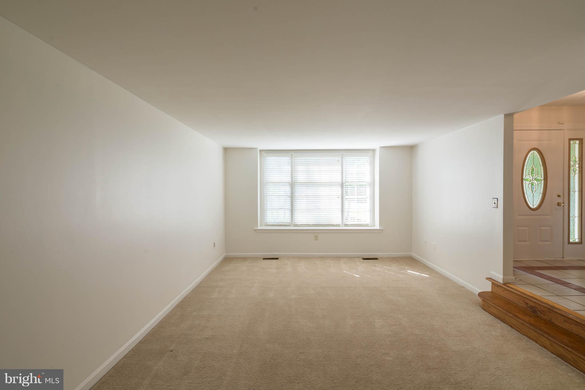 8554 Stonewall Road Manassas, VA 20110 - Photo 10 of 28 Dining Room