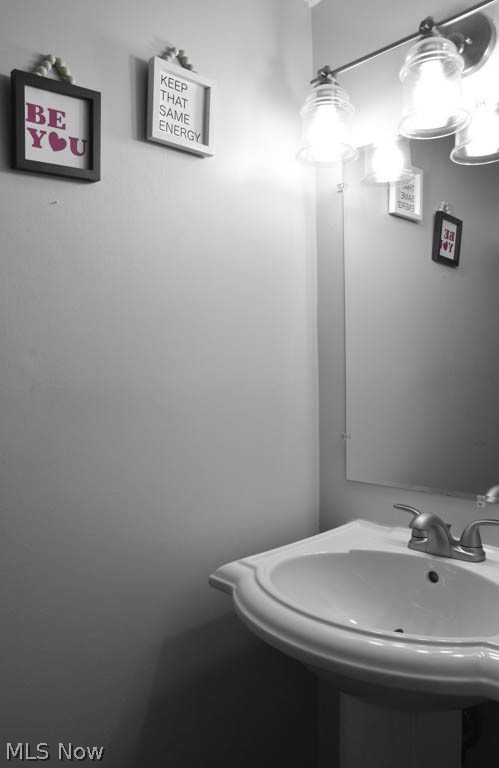 2405 Audubon Road Akron, OH 44320 - Photo 14 of 24 Half bath on the lower level.