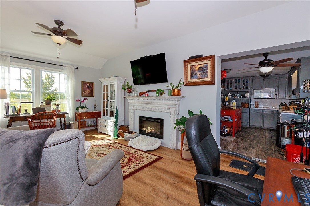 11133 Rolfe Highway Dendron, VA 23839 - Photo 20 of 49
