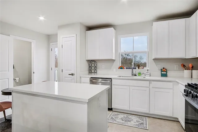 $475,000 | 8 Trailhead Road, Henrietta, NY 14467