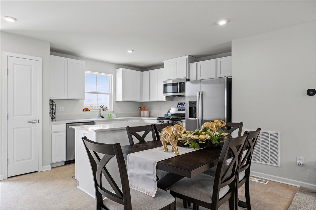 8 Trailhead Road Henrietta, NY 14467 - Photo 12 of 30