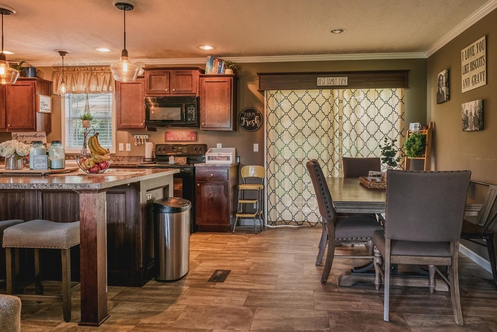 3689 Bryan Road Kodak, TN 37764 - Photo 12 of 41 a dining room with furniture and window