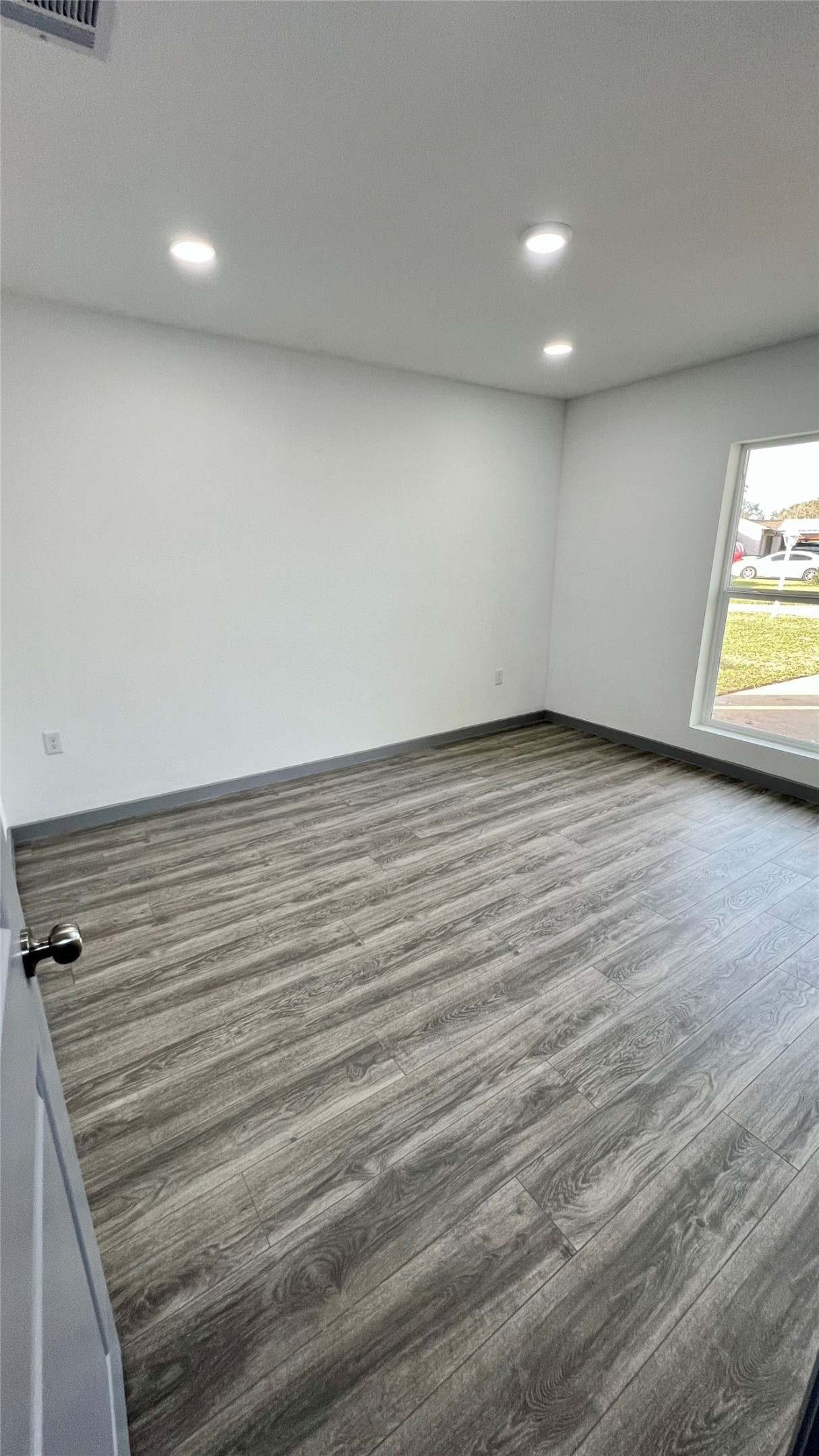 8803 Cottage Gate Lane Houston, TX 77088 - Photo 13 of 32 a view of an empty room