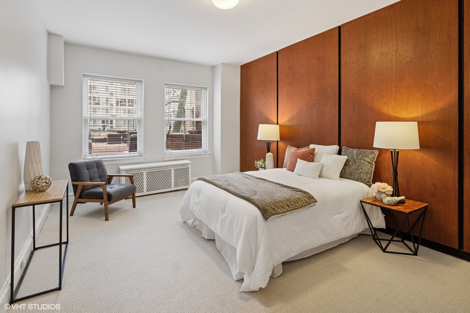 2920 North Commonwealth Avenue, Unit 2B Chicago, IL 60657 - Photo 11 of 32