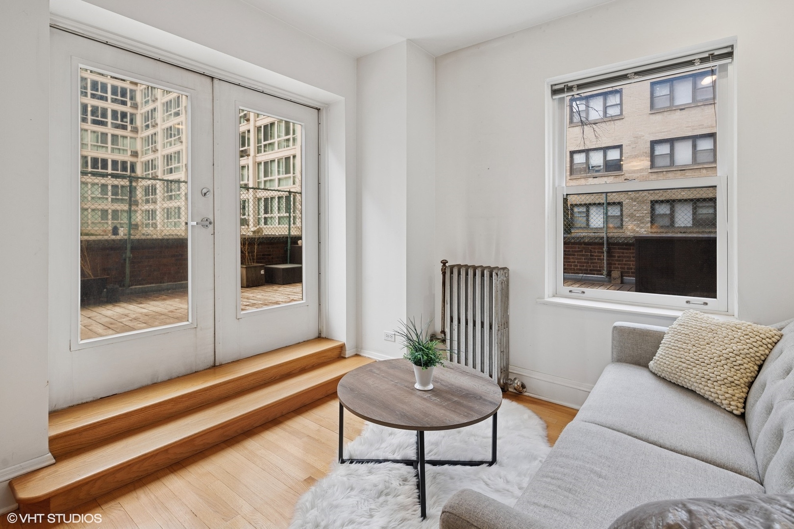 2920 North Commonwealth Avenue, Unit 2B Chicago, IL 60657 - Photo 22 of 32