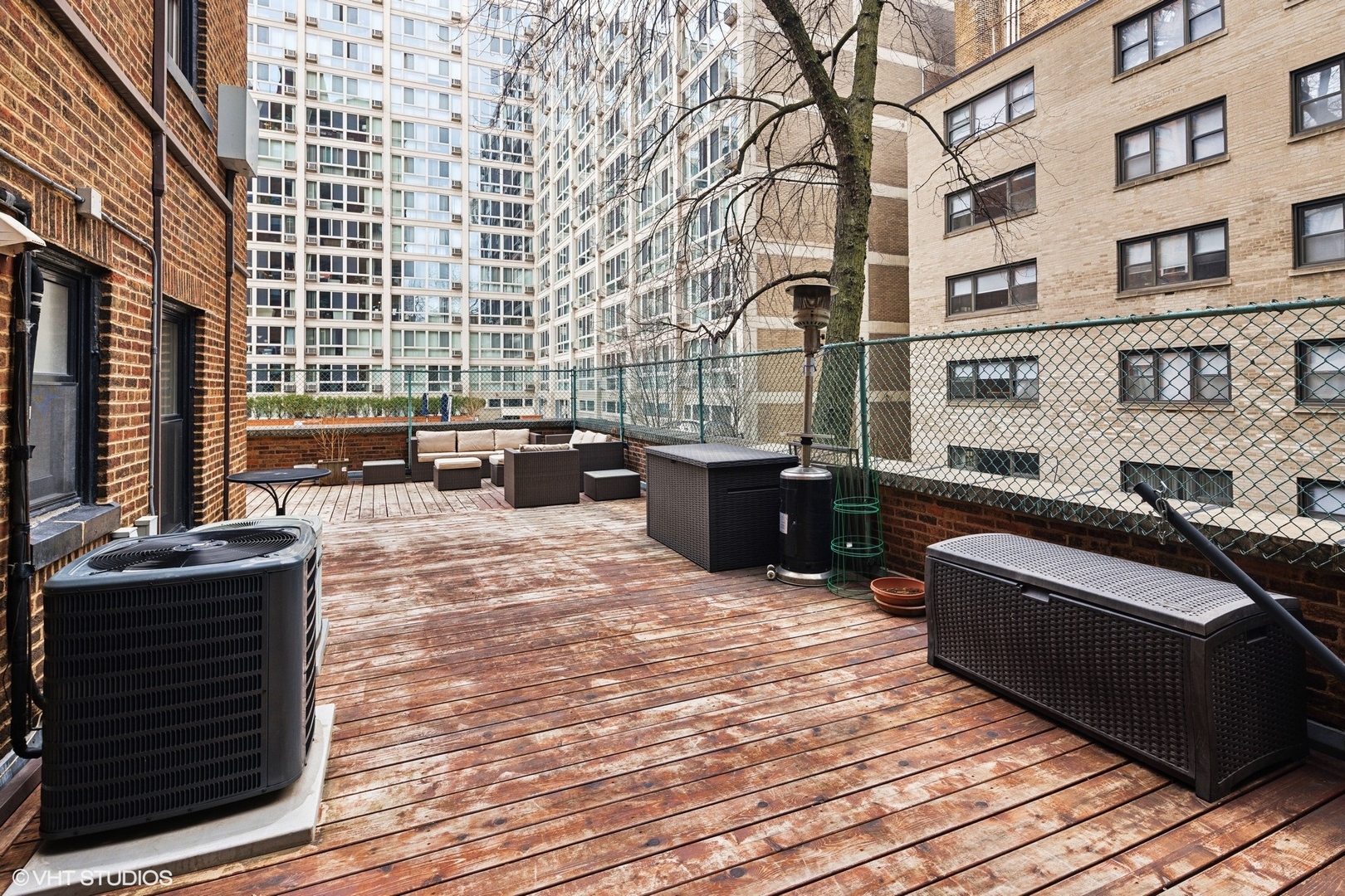 2920 North Commonwealth Avenue, Unit 2B Chicago, IL 60657 - Photo 28 of 32