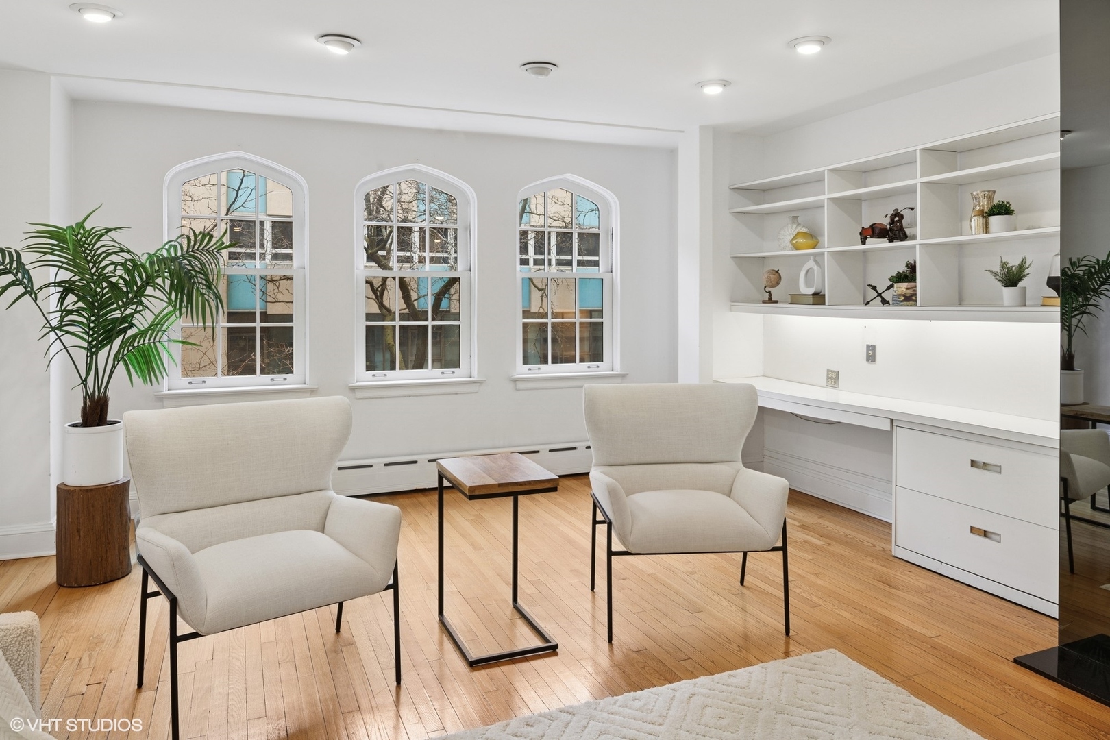 2920 North Commonwealth Avenue, Unit 2B Chicago, IL 60657 - Photo 4 of 32